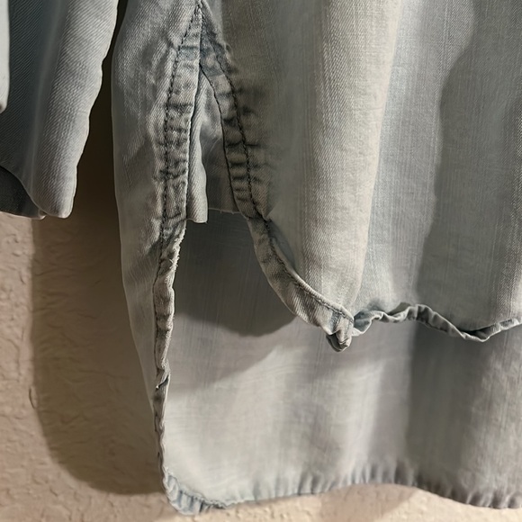 Cloth & Stone Button-Down, size medium. - Picture 6 of 12